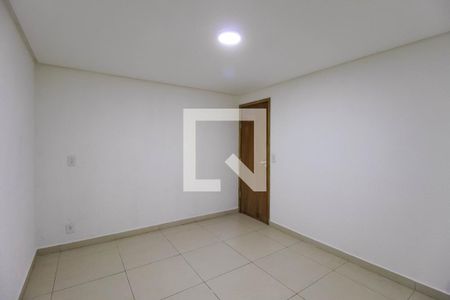 Quarto de casa para alugar com 1 quarto, 36m² em Jardim Dona Sinhá, São Paulo
