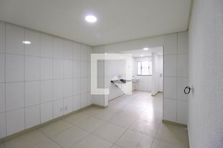 Sala de casa para alugar com 1 quarto, 36m² em Jardim Dona Sinhá, São Paulo