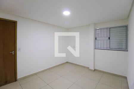 Quarto de casa para alugar com 1 quarto, 36m² em Jardim Dona Sinhá, São Paulo