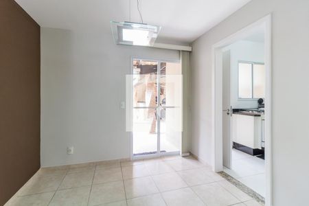 Sala/Sala de Jantar de casa de condomínio para alugar com 3 quartos, 136m² em Vila Oliveira, Mogi das Cruzes