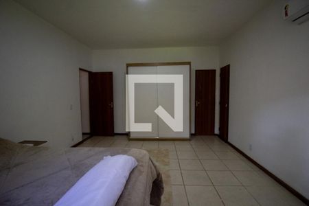 Suíte de casa à venda com 3 quartos, 450m² em Vargem Pequena, Rio de Janeiro