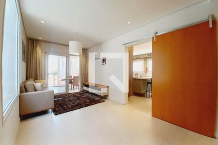 Sala de TV de casa de condomínio para alugar com 5 quartos, 394m² em Swiss Park, Campinas