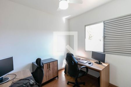 Quarto 1 de apartamento para alugar com 2 quartos, 70m² em Carlos Prates, Belo Horizonte