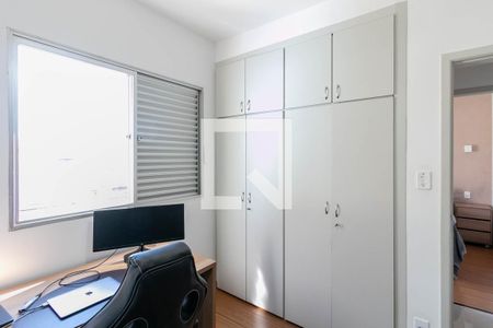 Quarto 1 de apartamento para alugar com 2 quartos, 70m² em Carlos Prates, Belo Horizonte