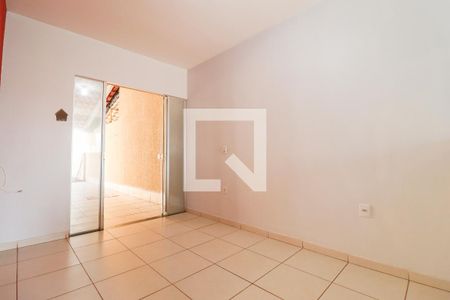 Sala de casa para alugar com 2 quartos, 65m² em Residencial Brisas da Mata, Goiânia