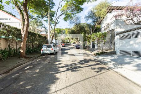 Casa à venda com 5 quartos, 257m² em Jardim Leonor, São Paulo