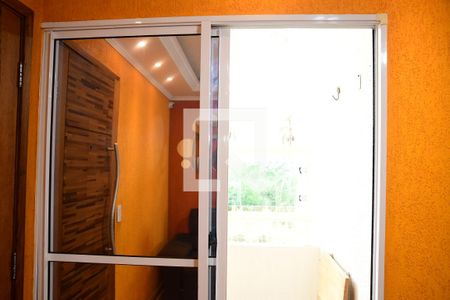 Sala de apartamento para alugar com 2 quartos, 50m² em Jardim Isis, Cotia