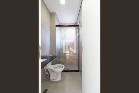 Banheiro de apartamento para alugar com 1 quarto, 36m² em Vila Nivi, São Paulo