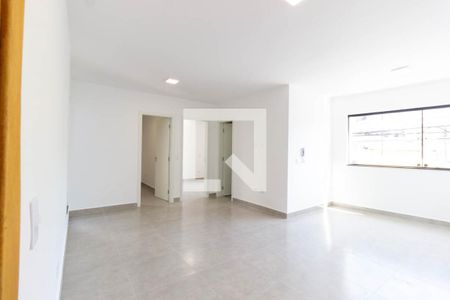 Sala/Cozinha/Área de serviço de apartamento para alugar com 2 quartos, 46m² em Vila Nivi, São Paulo