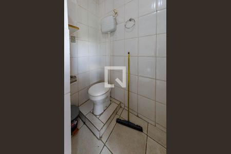 Banheiro de kitnet/studio para alugar com 1 quarto, 40m² em Dom Bosco, Belo Horizonte