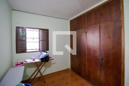 Casa de condomínio à venda com 285m², 4 quartos e 5 vagas Casa de condomínio à venda com 285m², 4 quartos e 5 vagasQuarto 01