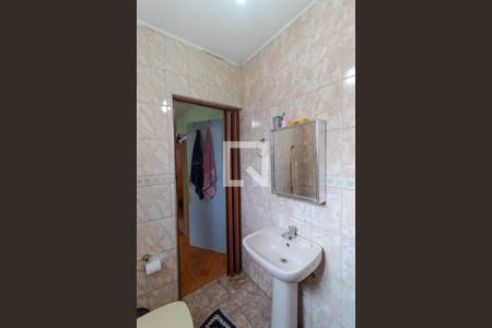 Casa de condomínio à venda com 285m², 4 quartos e 5 vagas Casa de condomínio à venda com 285m², 4 quartos e 5 vagasBanheiro da Suíte 02