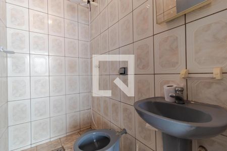 Casa de condomínio à venda com 285m², 4 quartos e 5 vagas Casa de condomínio à venda com 285m², 4 quartos e 5 vagasBanheiro de Serviço