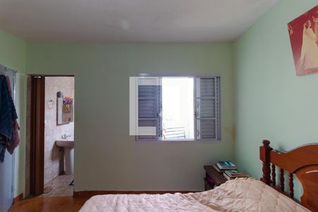 Casa de condomínio à venda com 285m², 4 quartos e 5 vagas Casa de condomínio à venda com 285m², 4 quartos e 5 vagasSuíte 02