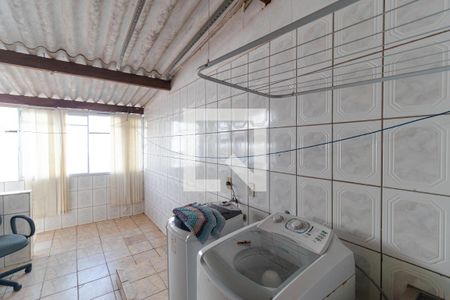 Casa de condomínio à venda com 285m², 4 quartos e 5 vagas Casa de condomínio à venda com 285m², 4 quartos e 5 vagasÁrea de Serviço