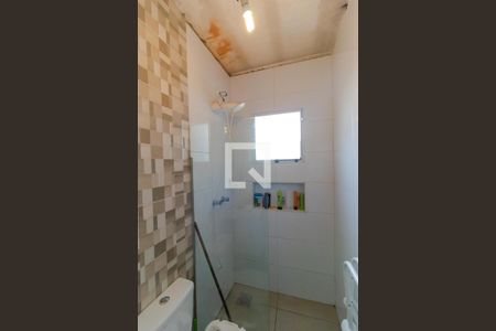 Casa de condomínio à venda com 285m², 4 quartos e 5 vagas Casa de condomínio à venda com 285m², 4 quartos e 5 vagasBanheiro da Suíte 01