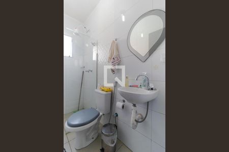 Casa de condomínio à venda com 285m², 4 quartos e 5 vagas Casa de condomínio à venda com 285m², 4 quartos e 5 vagasBanheiro