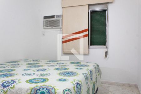 Suíte de apartamento para alugar com 3 quartos, 96m² em Jardim Três Marias, Guarujá