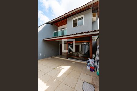 Casa de condomínio à venda com 155m², 3 quartos e 2 vagas Casa de condomínio à venda com 155m², 3 quartos e 2 vagasVista da Varanda