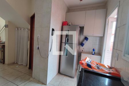 Cozinha de casa de condomínio à venda com 2 quartos, 75m² em Conjunto Residencial Souza Queiroz, Campinas