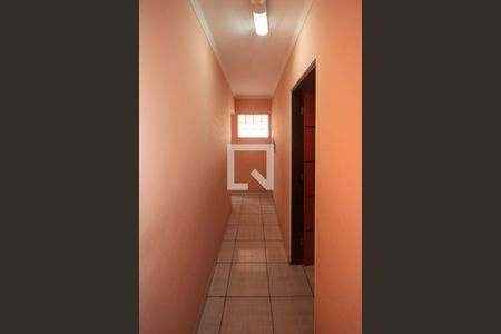 Corredor de casa para alugar com 2 quartos, 200m² em Vila Sapopemba, São Paulo