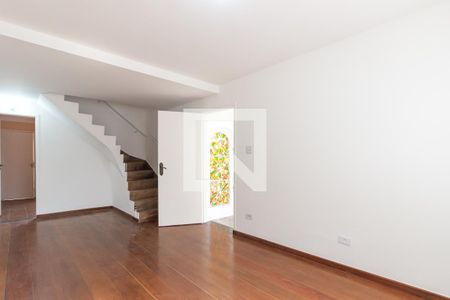 Sala de casa para alugar com 3 quartos, 128m² em Jardim Ivana, São Paulo