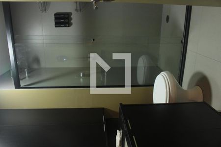 Banheiro de kitnet/studio para alugar com 1 quarto, 29m² em República, São Paulo