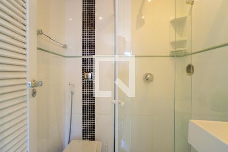 Banheiro da Suíte de apartamento para alugar com 2 quartos, 60m² em Barra da Tijuca, Rio de Janeiro