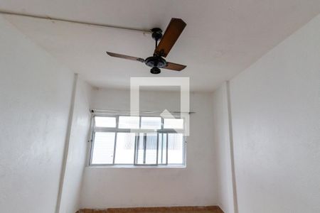 Detalhe da sala/quarto de kitnet/studio para alugar com 1 quarto, 30m² em Aviação, Praia Grande