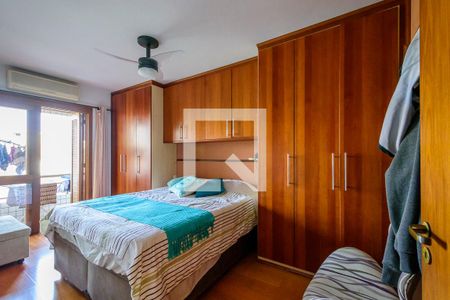 Suíte de apartamento à venda com 2 quartos, 100m² em Menino Deus, Porto Alegre