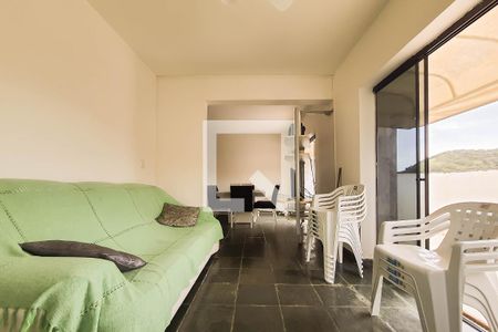 Sala de Estar de apartamento para alugar com 3 quartos, 184m² em Jardim Las Palmas, Guarujá