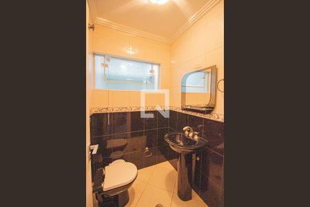 Lavabo de casa à venda com 3 quartos, 180m² em Vila Giordano, São Paulo