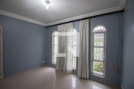 Sala de casa à venda com 3 quartos, 180m² em Vila Giordano, São Paulo