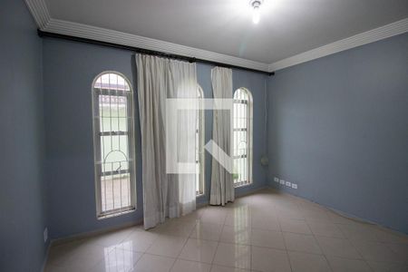 Casa à venda com 180m², 3 quartos e 2 vagasSala