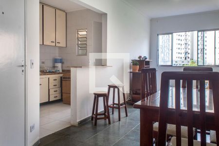 Sala de apartamento para alugar com 2 quartos, 80m² em Jardim Tres Marias, Guarujá