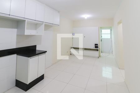 Sala / Cozinha de apartamento para alugar com 2 quartos, 55m² em Rio Pequeno, São Paulo