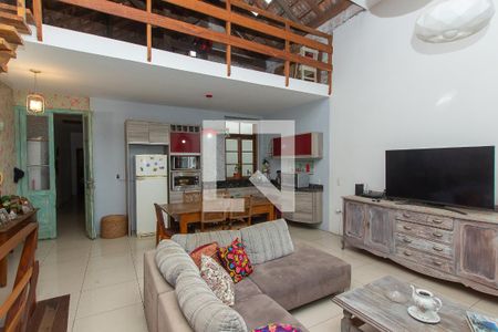 Sala de casa à venda com 3 quartos, 490m² em Floresta, Porto Alegre