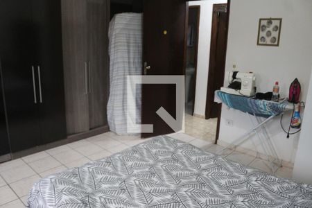 Quarto de casa de condomínio para alugar com 2 quartos, 85m² em Vila Voturuá, São Vicente