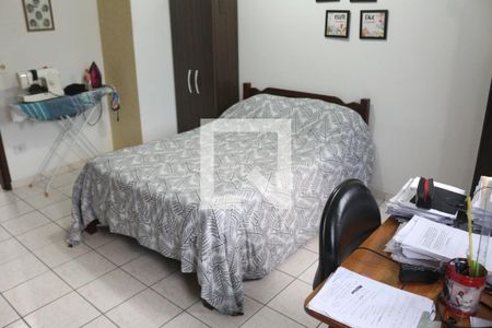 Quarto de casa de condomínio para alugar com 2 quartos, 85m² em Vila Voturuá, São Vicente