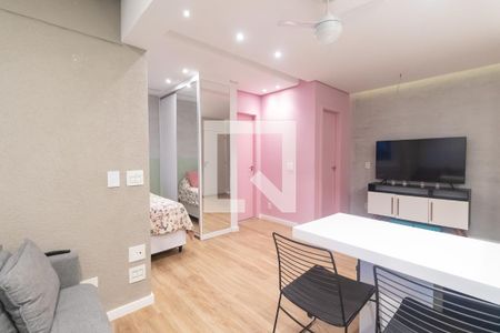 Sala de apartamento para alugar com 1 quarto, 40m² em Alto de Pinheiros, São Paulo