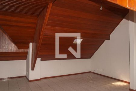 Sótão de casa de condomínio para alugar com 3 quartos, 130m² em Parque Horizonte, Nova Iguaçu