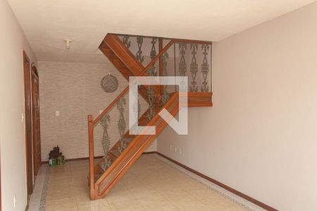 Sala de casa de condomínio para alugar com 3 quartos, 130m² em Parque Horizonte, Nova Iguaçu