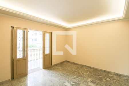 Sala de casa à venda com 4 quartos, 360m² em São Luiz, Belo Horizonte