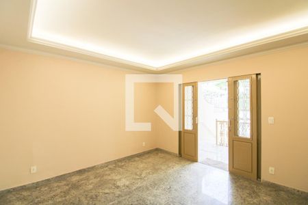 Sala de casa para alugar com 4 quartos, 360m² em São Luiz, Belo Horizonte