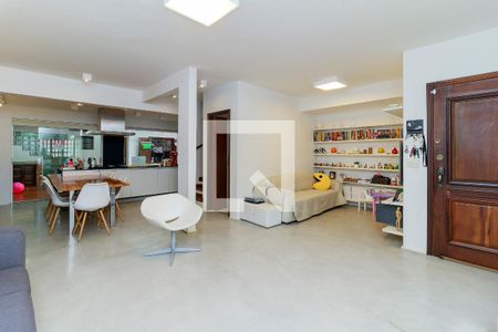 Sala de casa à venda com 4 quartos, 250m² em Chácara Santo Antônio (zona Sul), São Paulo