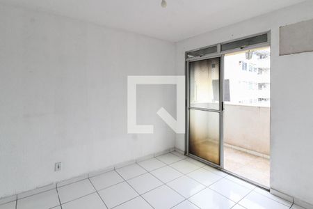 Sala de apartamento para alugar com 2 quartos, 57m² em Banco de Areia, Mesquita