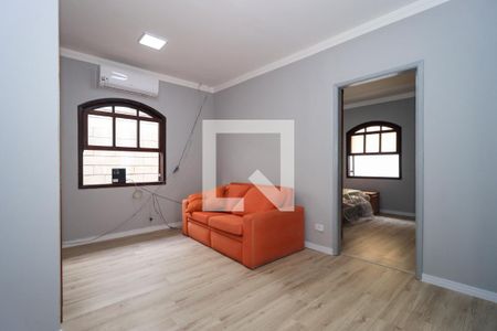 Sala de TV de casa à venda com 3 quartos, 250m² em Vila Morse, São Paulo