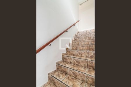Escada de casa para alugar com 3 quartos, 160m² em Vila Bela Vista, Santo André