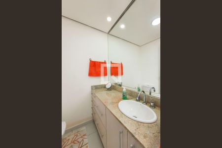 Apartamento à venda com 123m², 4 quartos e 2 vagas Apartamento à venda com 123m², 4 quartos e 2 vagasBanheiro da Suíte