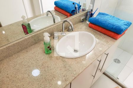 Apartamento à venda com 123m², 4 quartos e 2 vagas Apartamento à venda com 123m², 4 quartos e 2 vagasBanheiro da Suíte